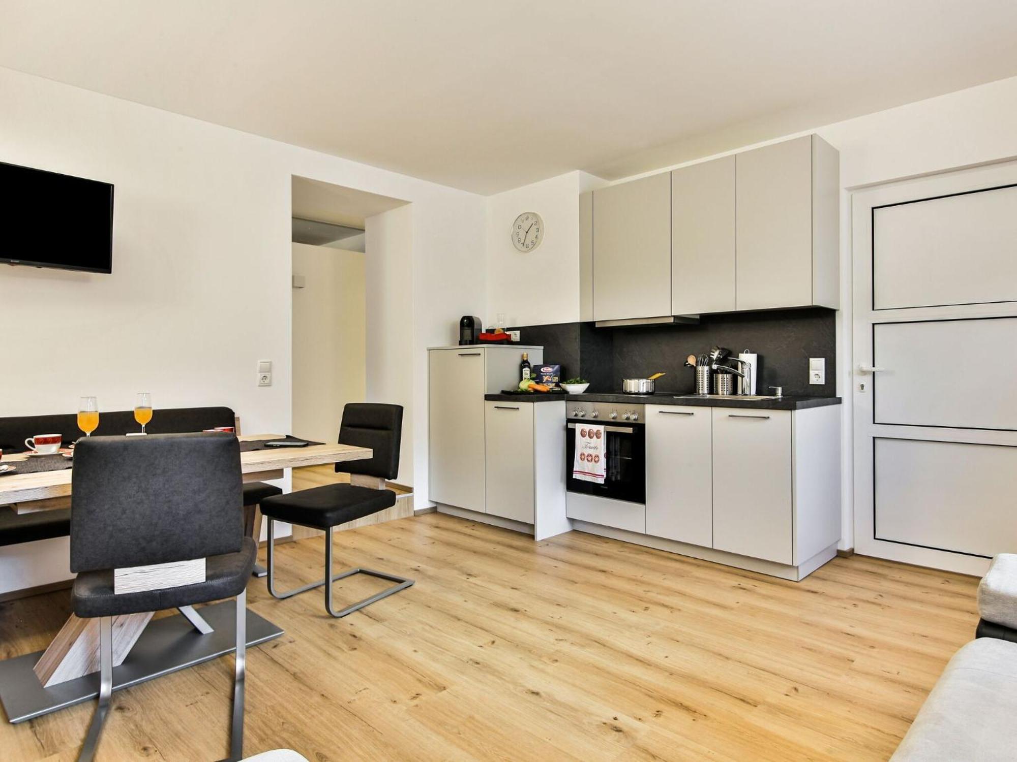 Elegant Apartment In Inzing With Terrace ภายนอก รูปภาพ
