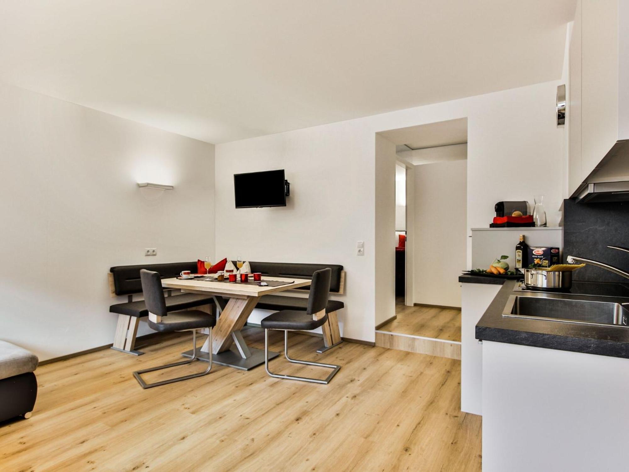 Elegant Apartment In Inzing With Terrace ภายนอก รูปภาพ